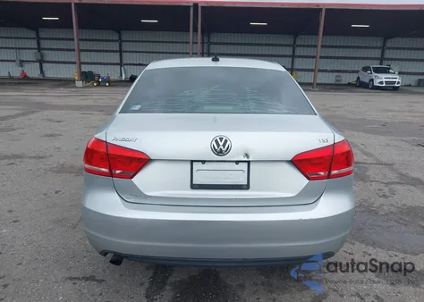 2015 Volkswagen Passat 1.8T Wolfsburg Edition из США, поврежденный, VIN 1VWAS7A33FC019839